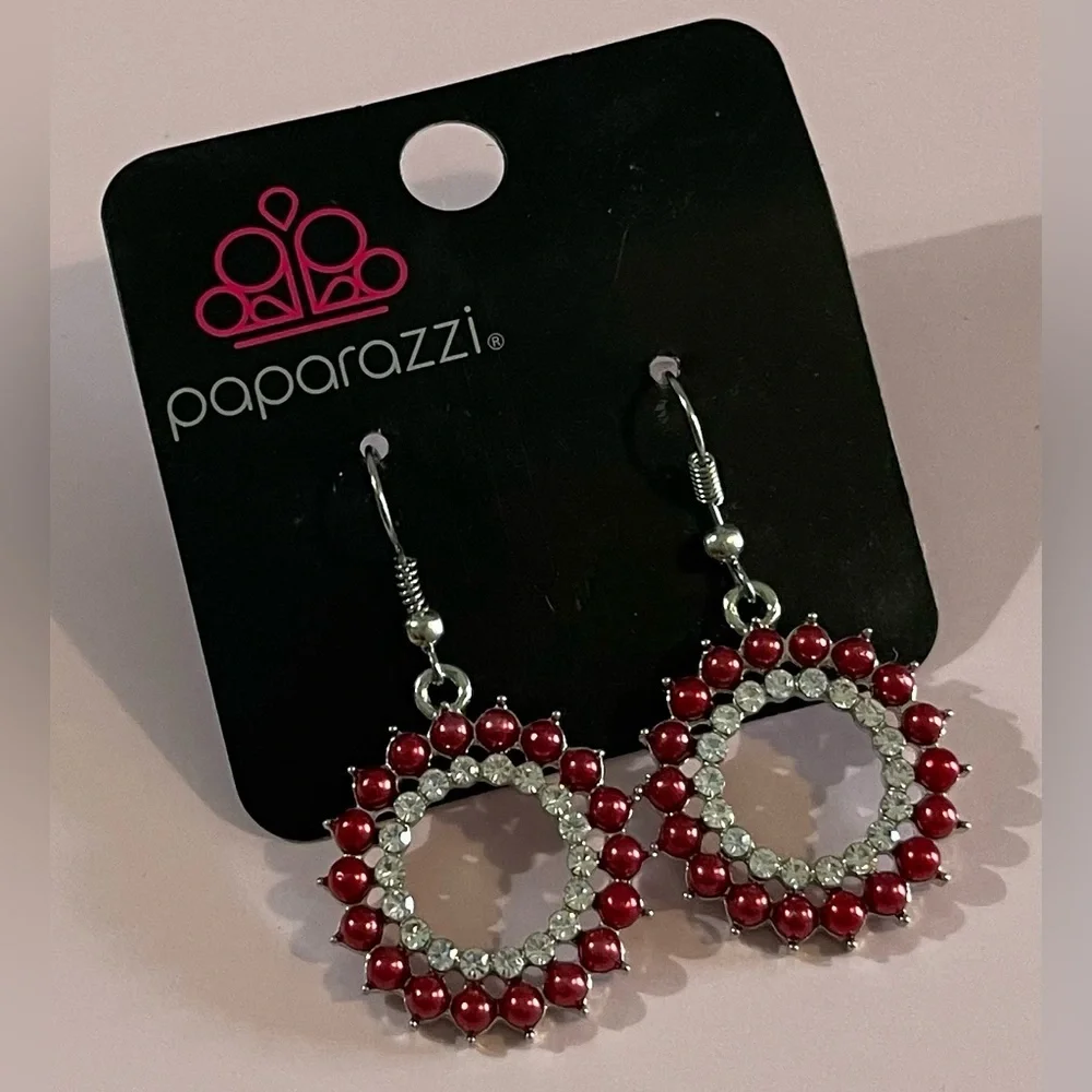 NEW Paparazzi Silver/Red Starburst Earrings. - Picture 1 of 1